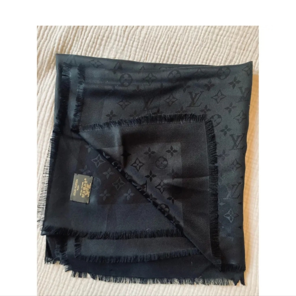 Louis Vuitton Châle Monogram Scarf-Classic Black - Picture 3 of 3